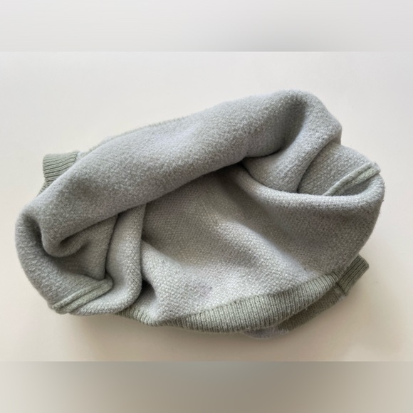 Rain Cloud Vest - Picture 3 of 10